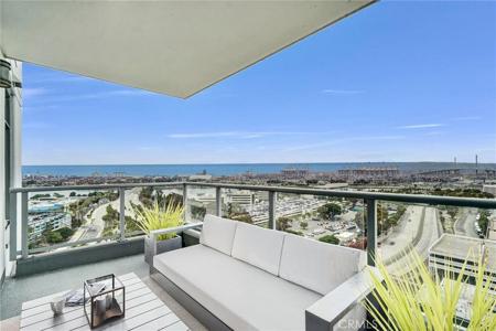 411 W Seaside Way