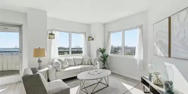 525 E Seaside