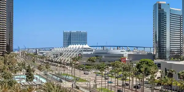 500 W Harbor Dr