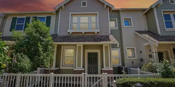 439 Niles