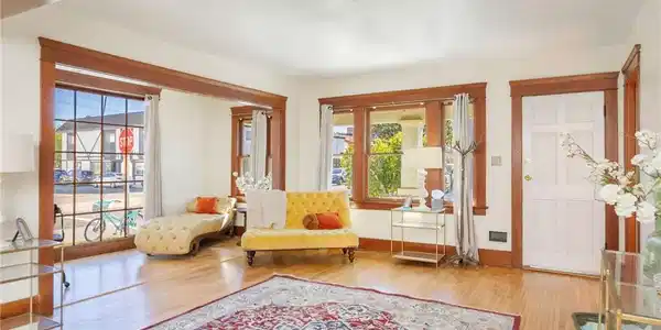 1005 Roswell Avenue