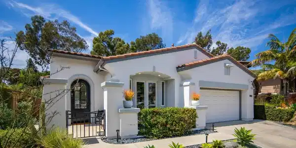 1042 Alexandra Ln