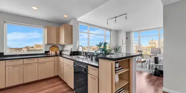 1 Lakeside Dr
