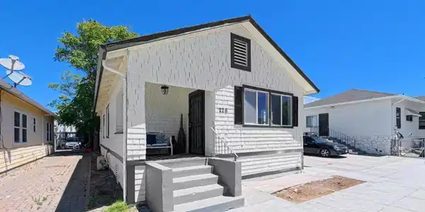 226 W 9Th St