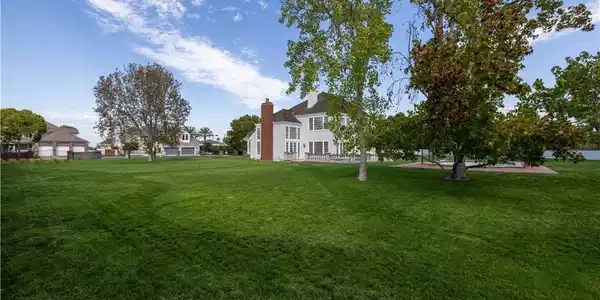 7 Leesbury Court