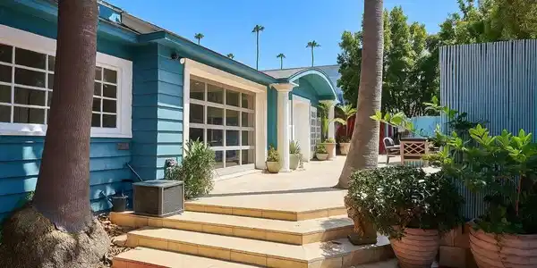 837 Venice Boulevard