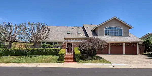 8745 Robin Hood Lane