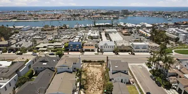 2316 Cliff Drive