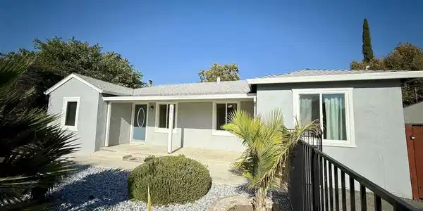 2311 Crescent Dr