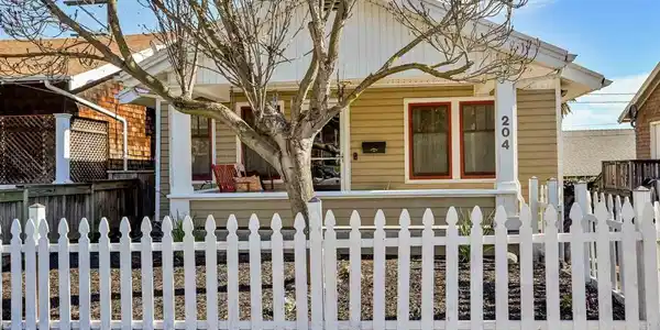 204 Alameda St