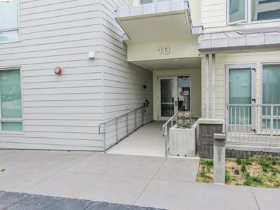 10 Innes Ct