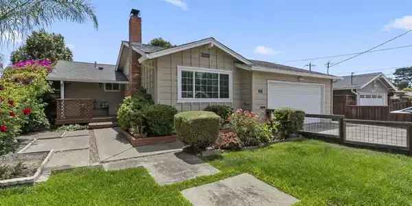 2674 E Olivera Rd