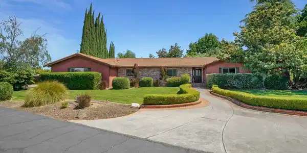 2876 Stirrup Dr