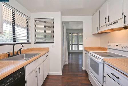2410 Sunny Ln