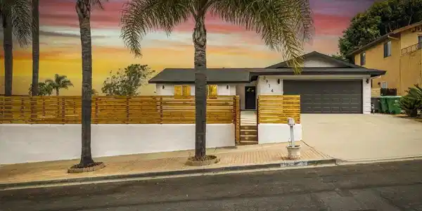 3914 Sherbourne Dr