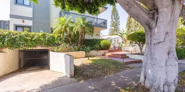 3207 Colorado Avenue