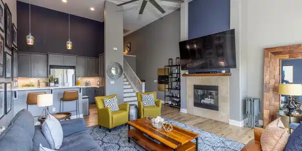 228 1St St