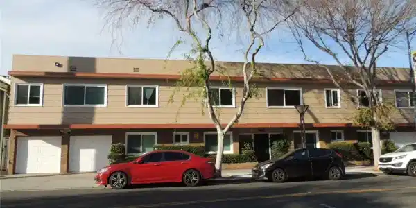 819 E 4th