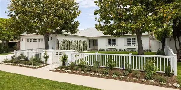 1112 Pembroke Lane