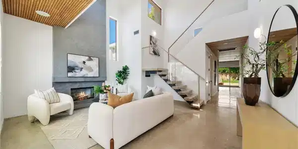 12123 Iowa