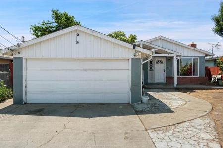 2547 Hazelwood Way
