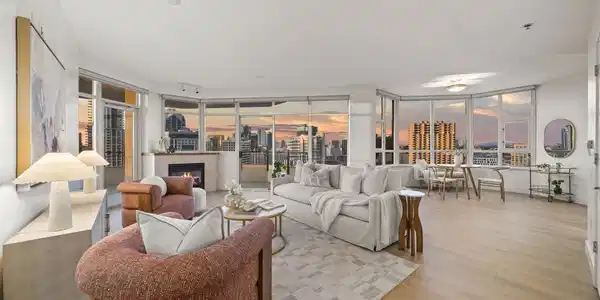 700 W Harbor