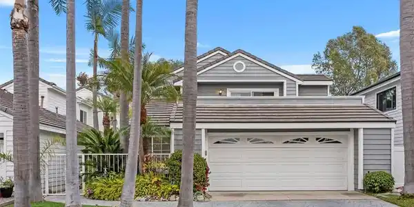 16 Marblehead Place