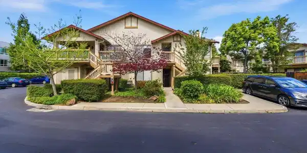 935 Cherry Glen Cir