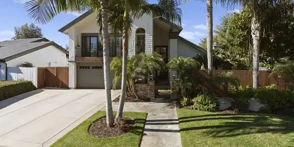 3942 Avenida Brisa