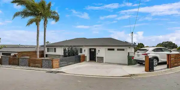 2315 Geranium Street