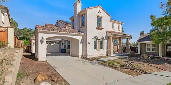 6376 Huntington Dr
