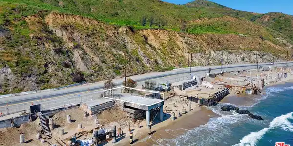 19144 Pacific Coast Highway