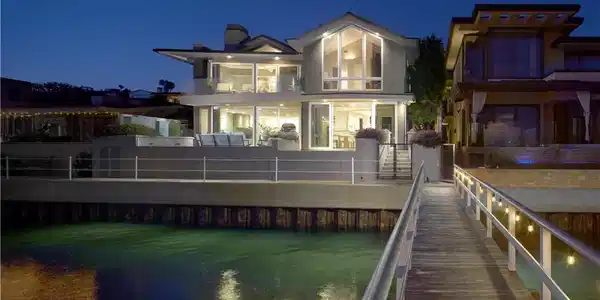 2027 Bayside Drive