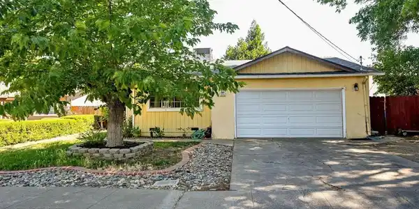 2543 Montgomery Ave