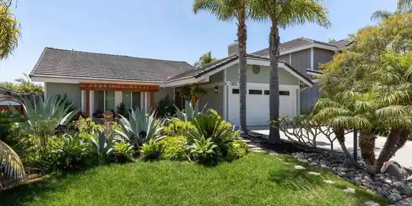 1821 Hawk View Drive
