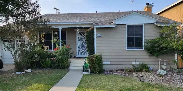 5469 E Garford