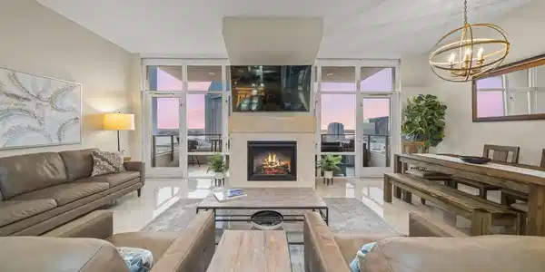 550 Front St