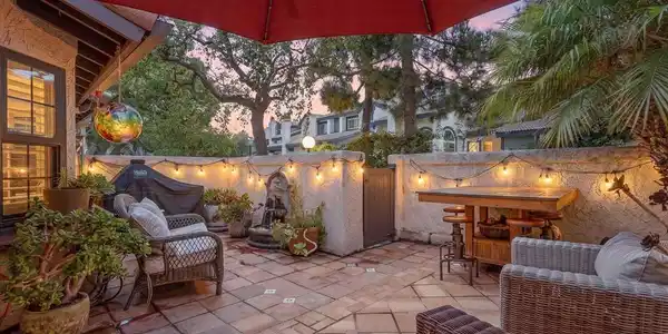 483 Las Palomas Drive