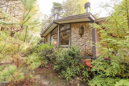 3350 King Salmon Lane