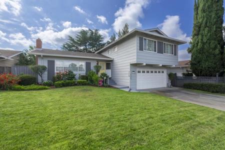 3248 Woody Lane