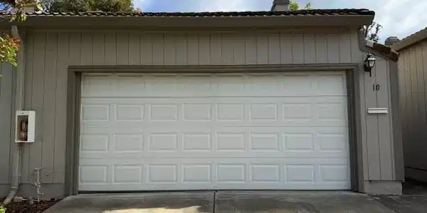 10 Tarn Ct