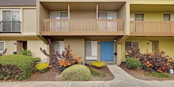 3122 La Cresta