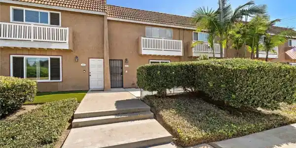 4902 Pearce