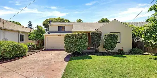 21617 Westfield Ave
