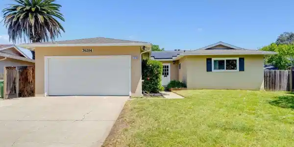 36284 Birkshire Place