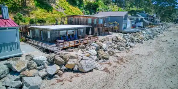 16 Potbelly Beach Road