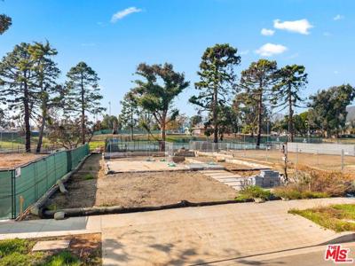725 Alma Real Drive
