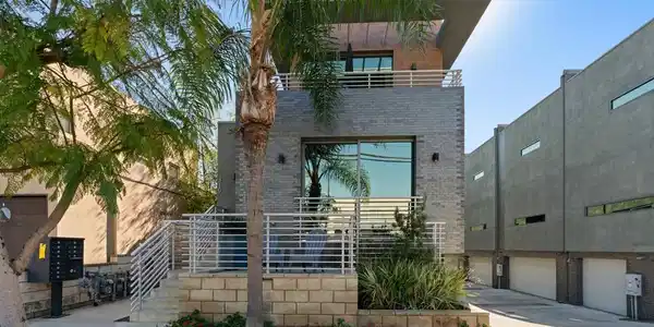319 Upas Street