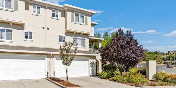 100 Shoal Dr. W