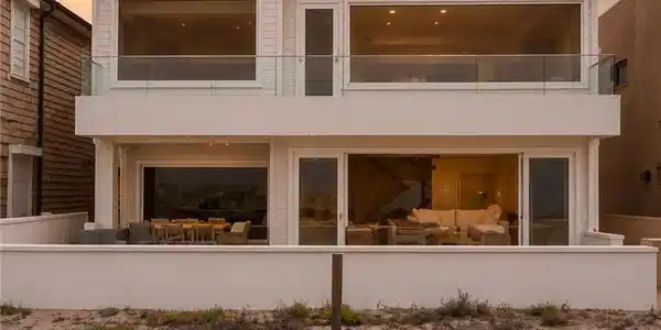 1554 E Oceanfront